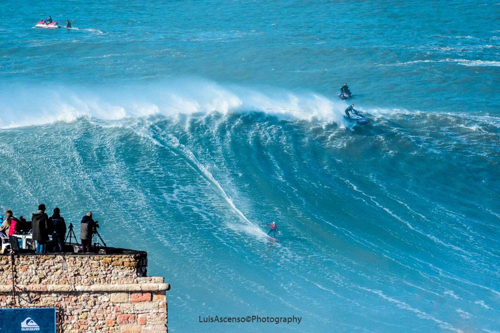 Factory Wave surf board