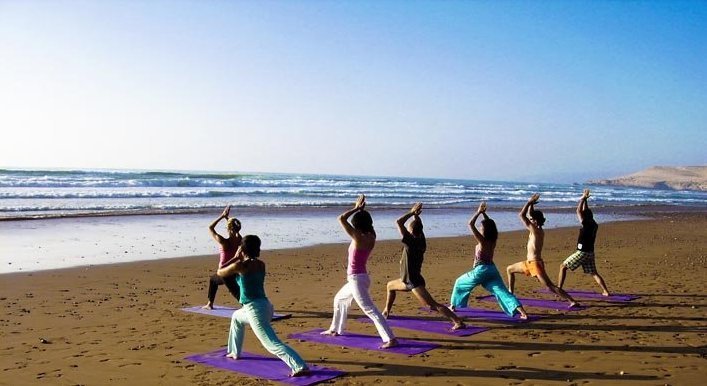 5 Easy Pre-Surf Yoga Poses to Warm Your Body Up