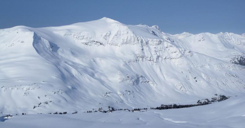 Skeena Mountains - Ski and Snowboard Holiday Heaven | LUEX