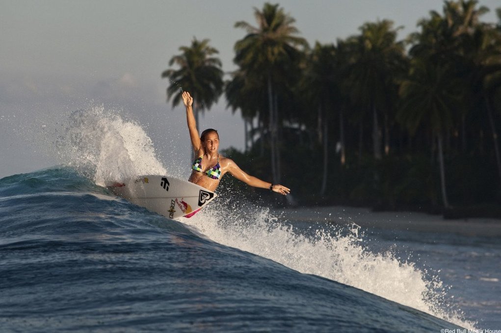 The 5 Best Female Surfers - Mondo Surf Village