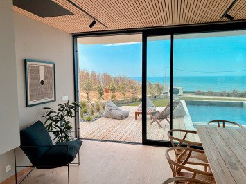 Rapture Coxos Surf Villa