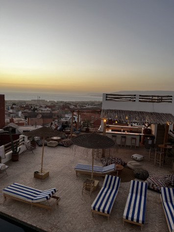 Surf & Friends Lodge