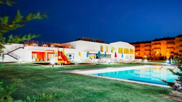 Ride Surf Resort & SPA