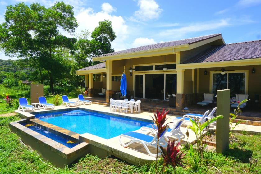 4 br hillside villa
