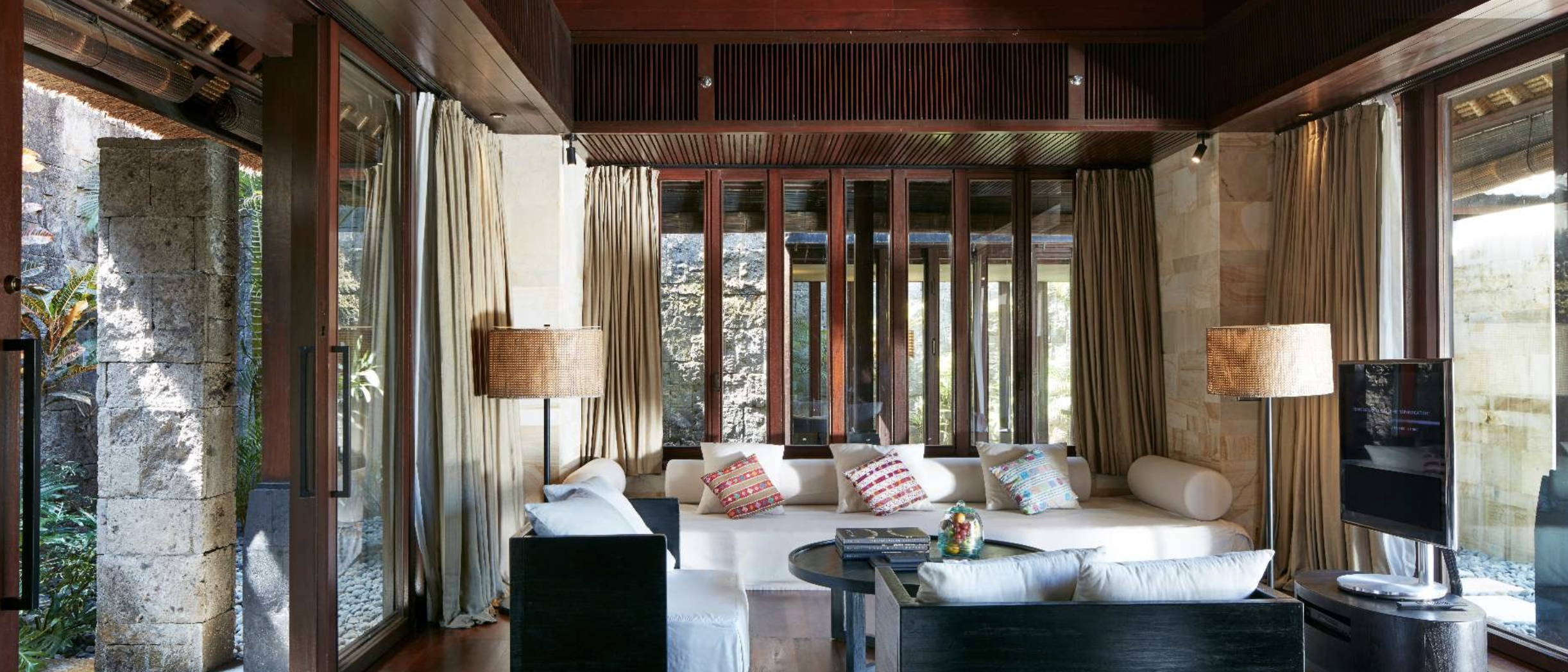 The Four bedroom Mansions Living Room