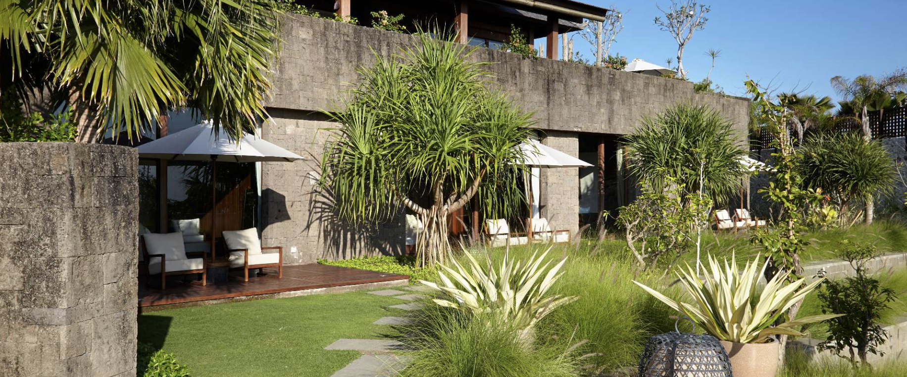 Five-Bedroom Mansions Exterior